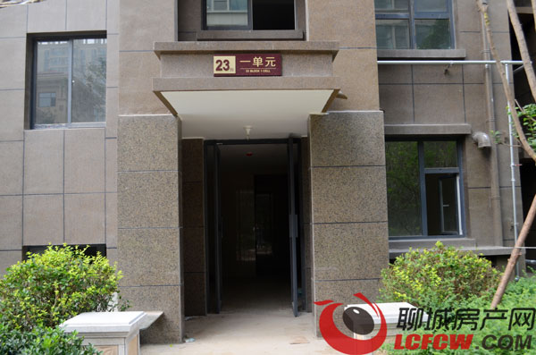 30#楼单元入户门已上锁远看三栋高层楼座30#楼西南面照[pagenext]高层